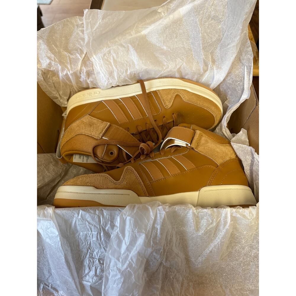 Adidas Sneakers